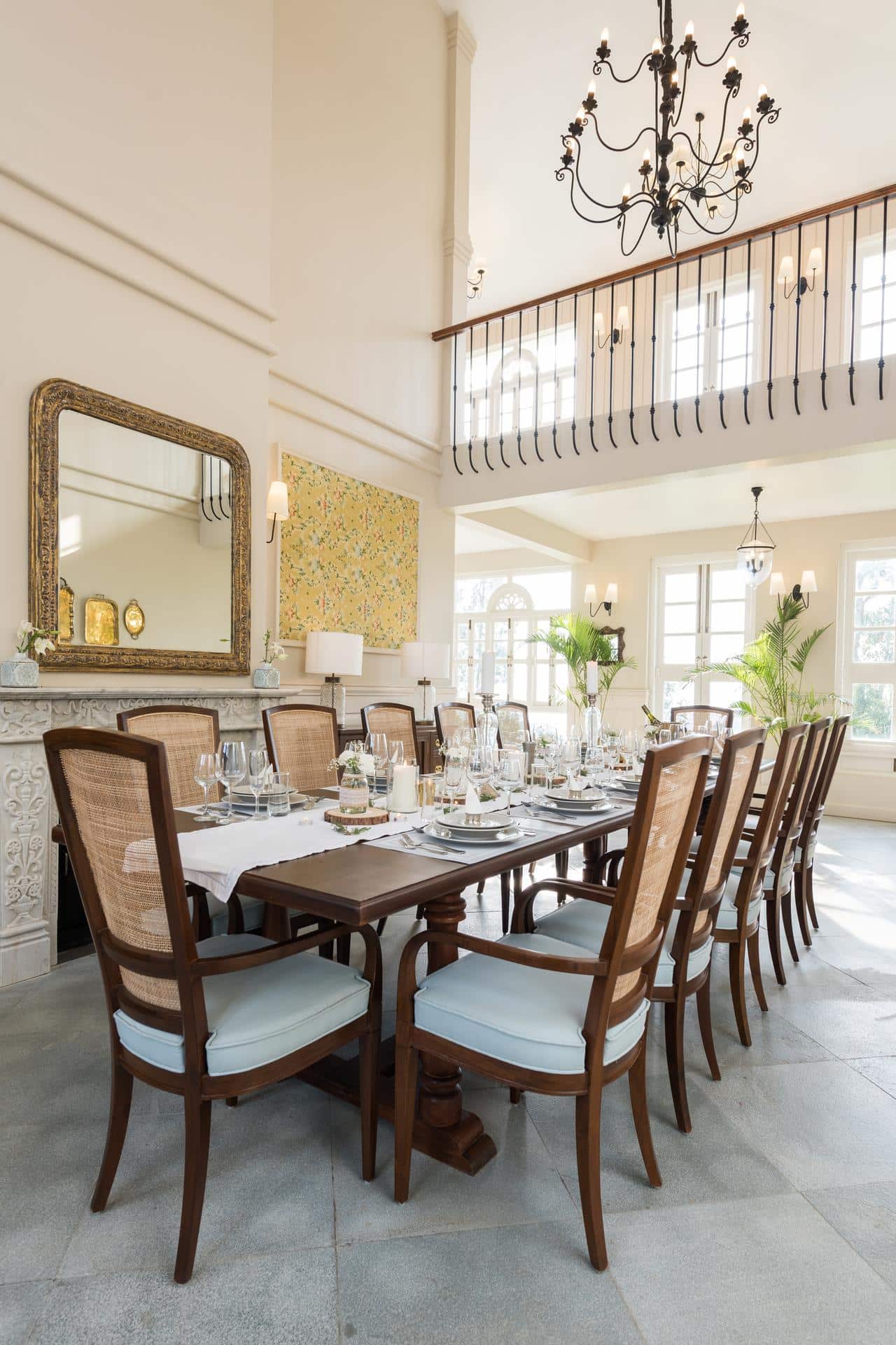 Gleneagle Cottage - Luxury Villas in Conoor - Cozy Dining Area