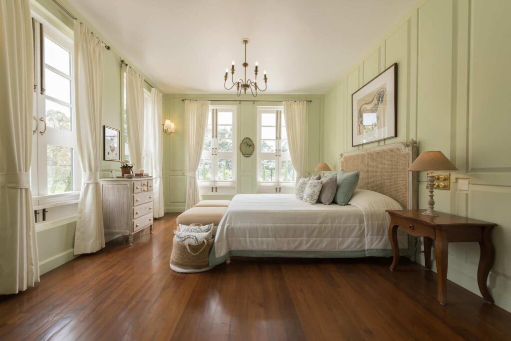 Gleneagle Cottage - Buy Villas in Conoor - Romantic Bedroom