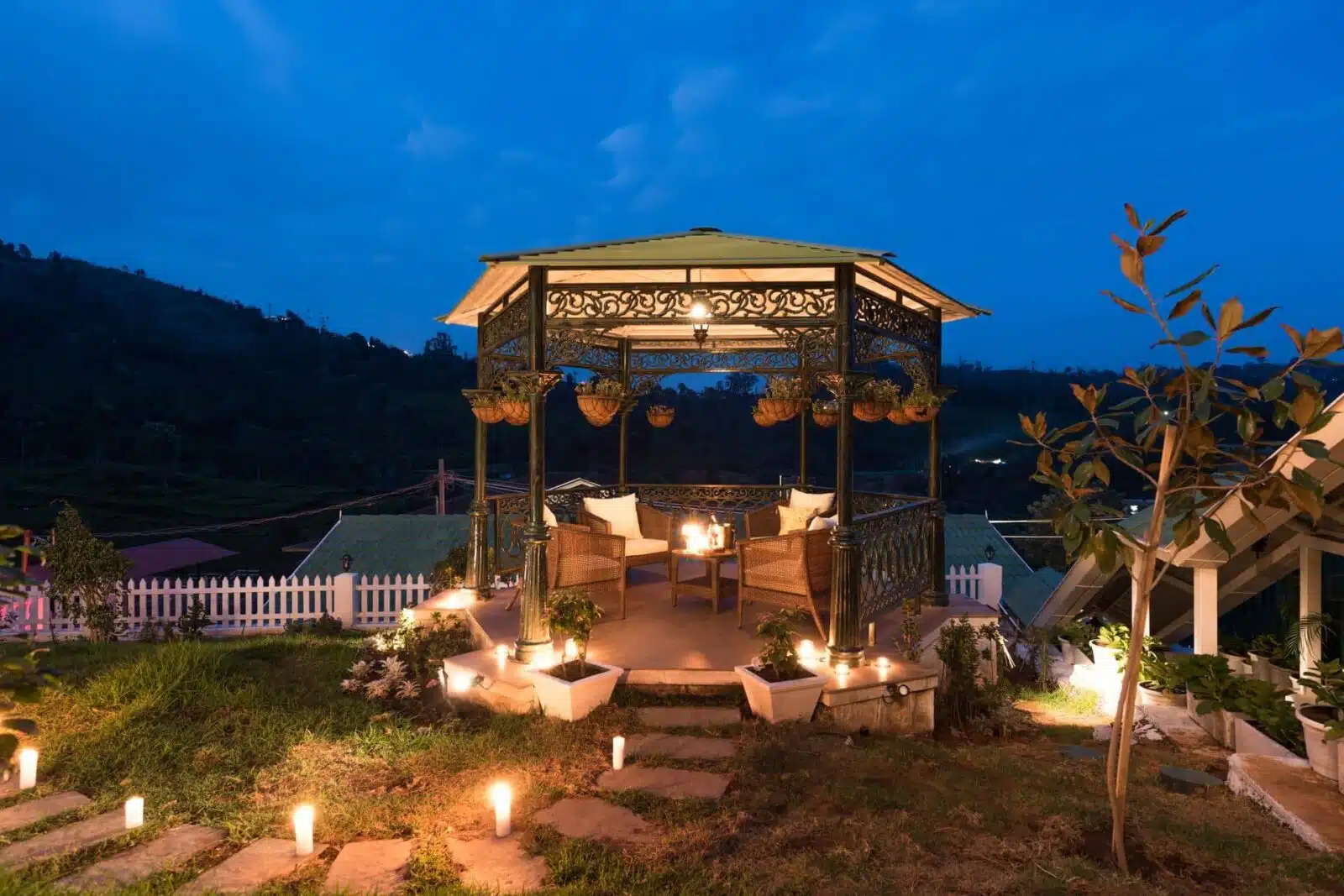 Albany Cottage - Luxury Villas in Conoor with Private Pool - Fantastic Seating Area