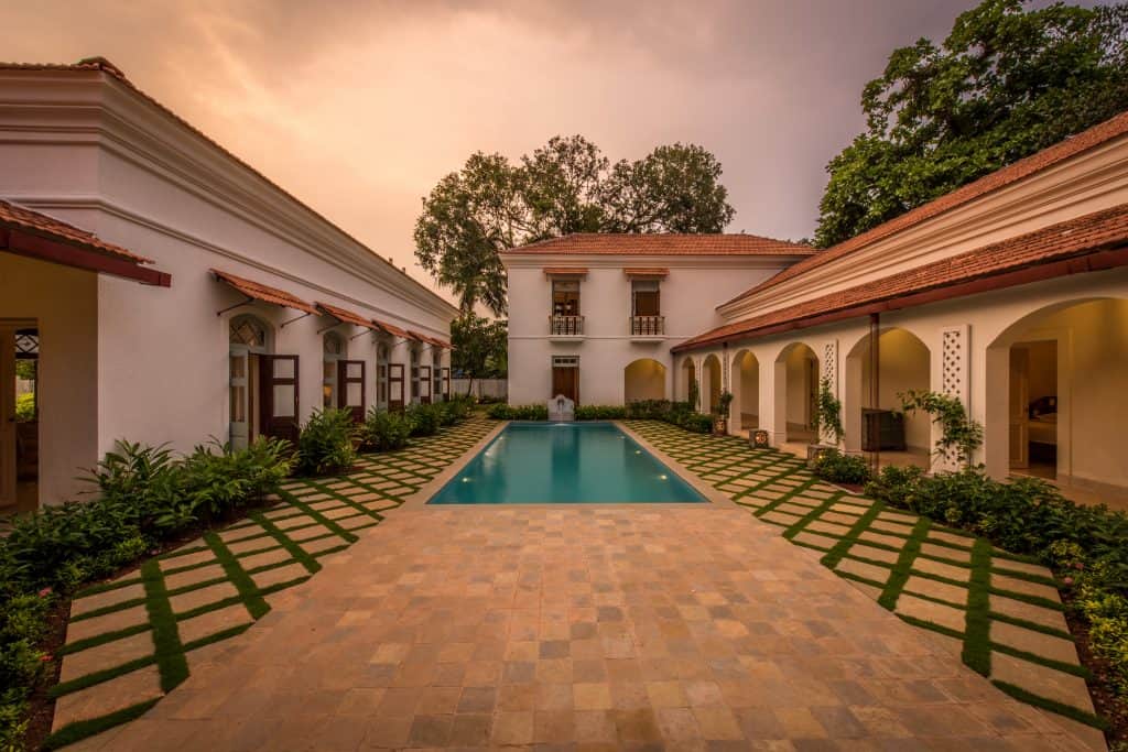 Isprava's luxury viilla with a pool