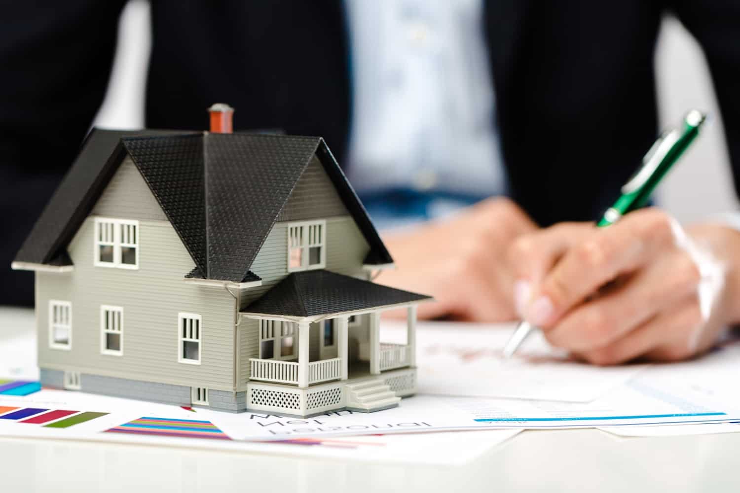 Tips Invest in Real Estate as College Student