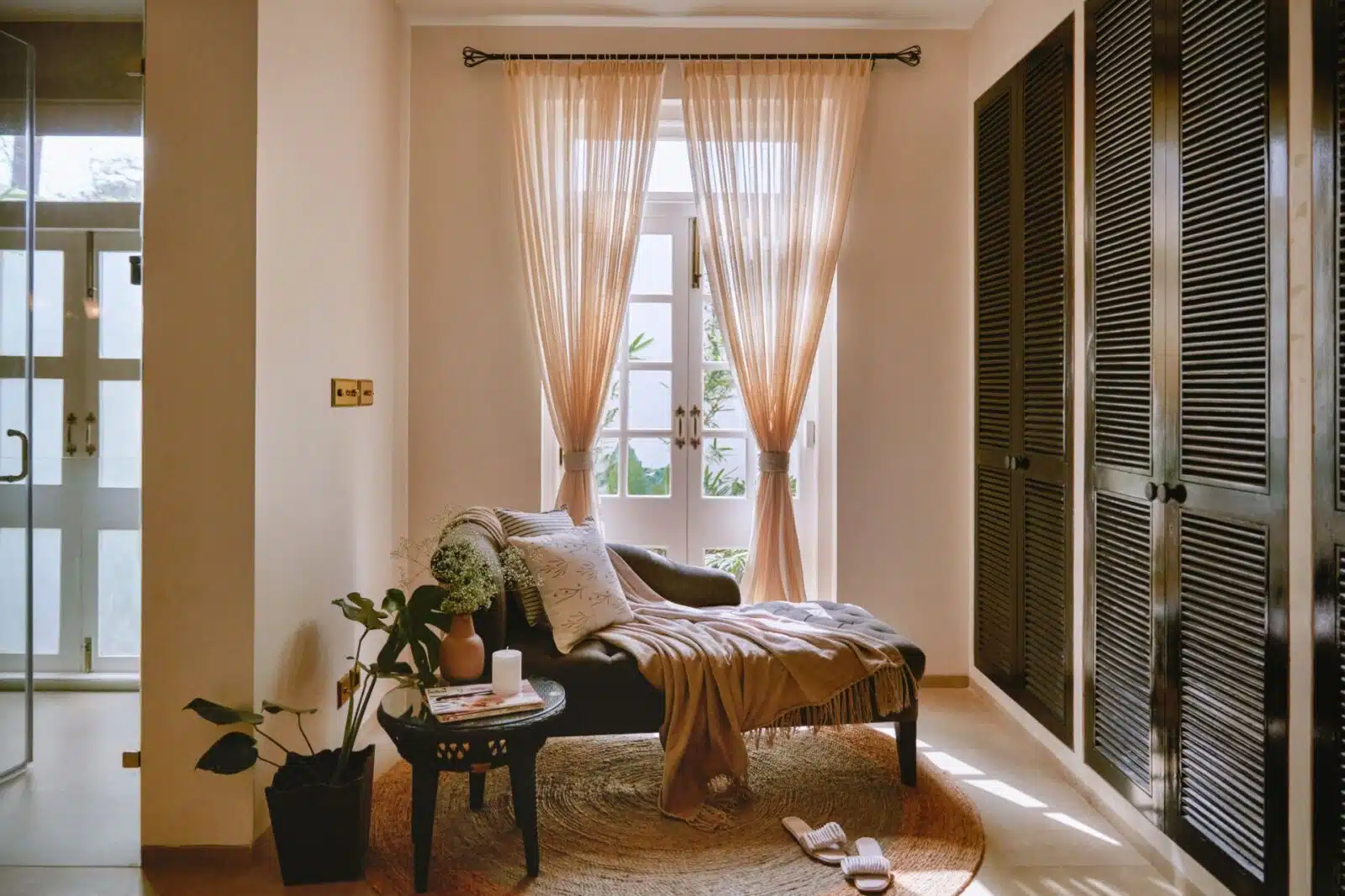 Estate de Frangipani - Buy Holiday Home in Goa - Sitting Area