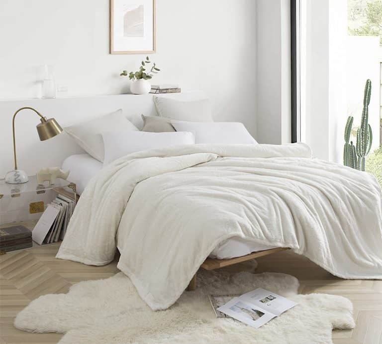 Soft Blankets with Comfortable Beds