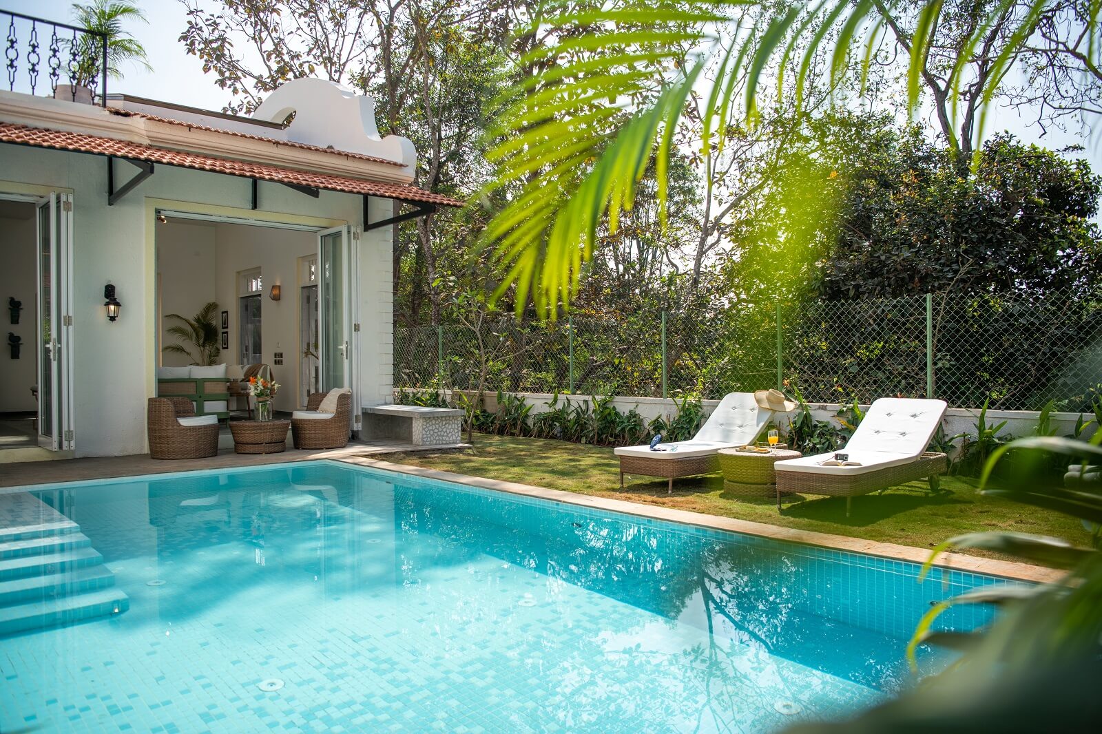 Collina Villa B - Villa in North Goa - Elegant Pool Villa in Goa