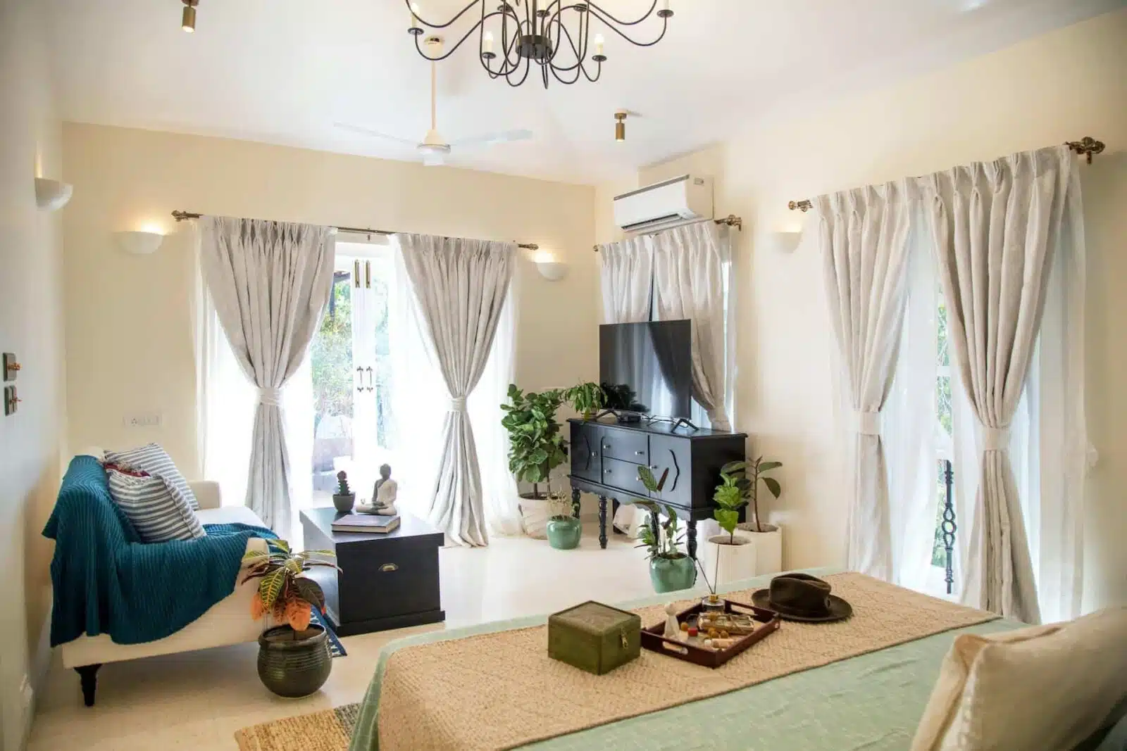 Colina Vaddo E - Bungalow for Sale in Goa Near Beach - Beautiful Interior Design