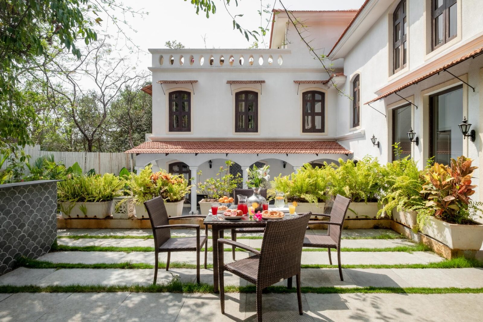 Fonteira Villa F - Villas for Sale in Goa - Cosy Dining Area