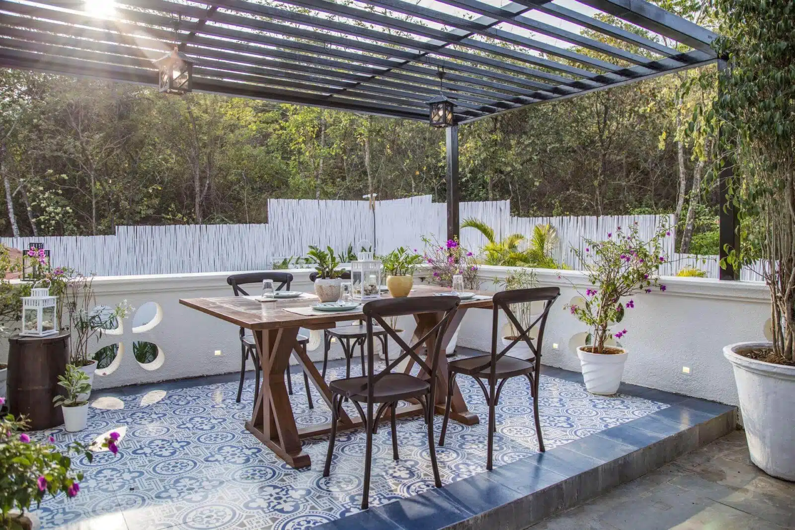 Monforte Villa I- Best Villas in North Goa - Stunning Dining Area