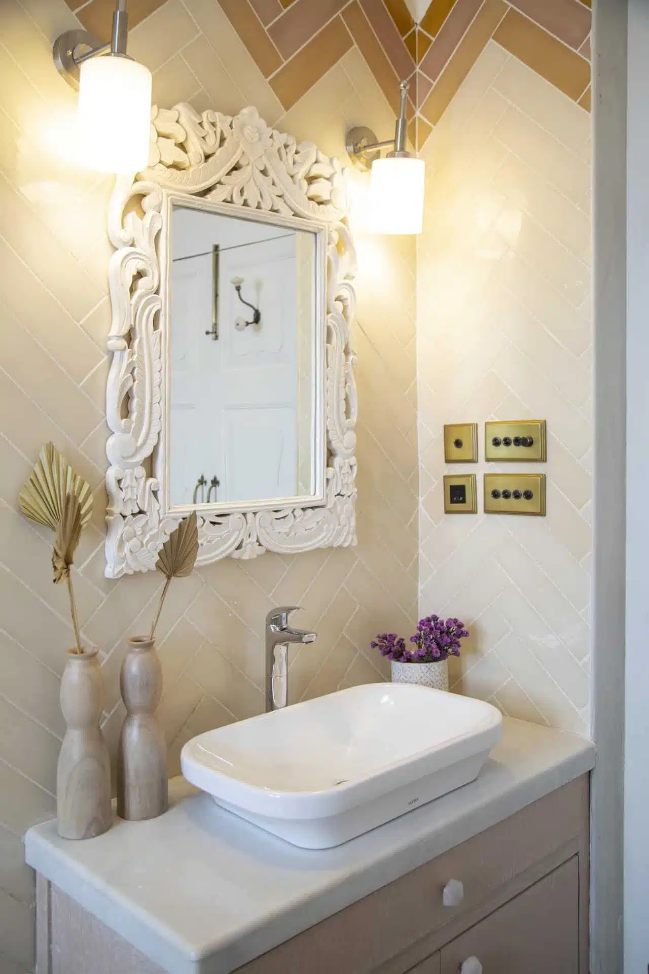 Silvio E - Villas with Private Pool for Sale - Cozy Wash Basin