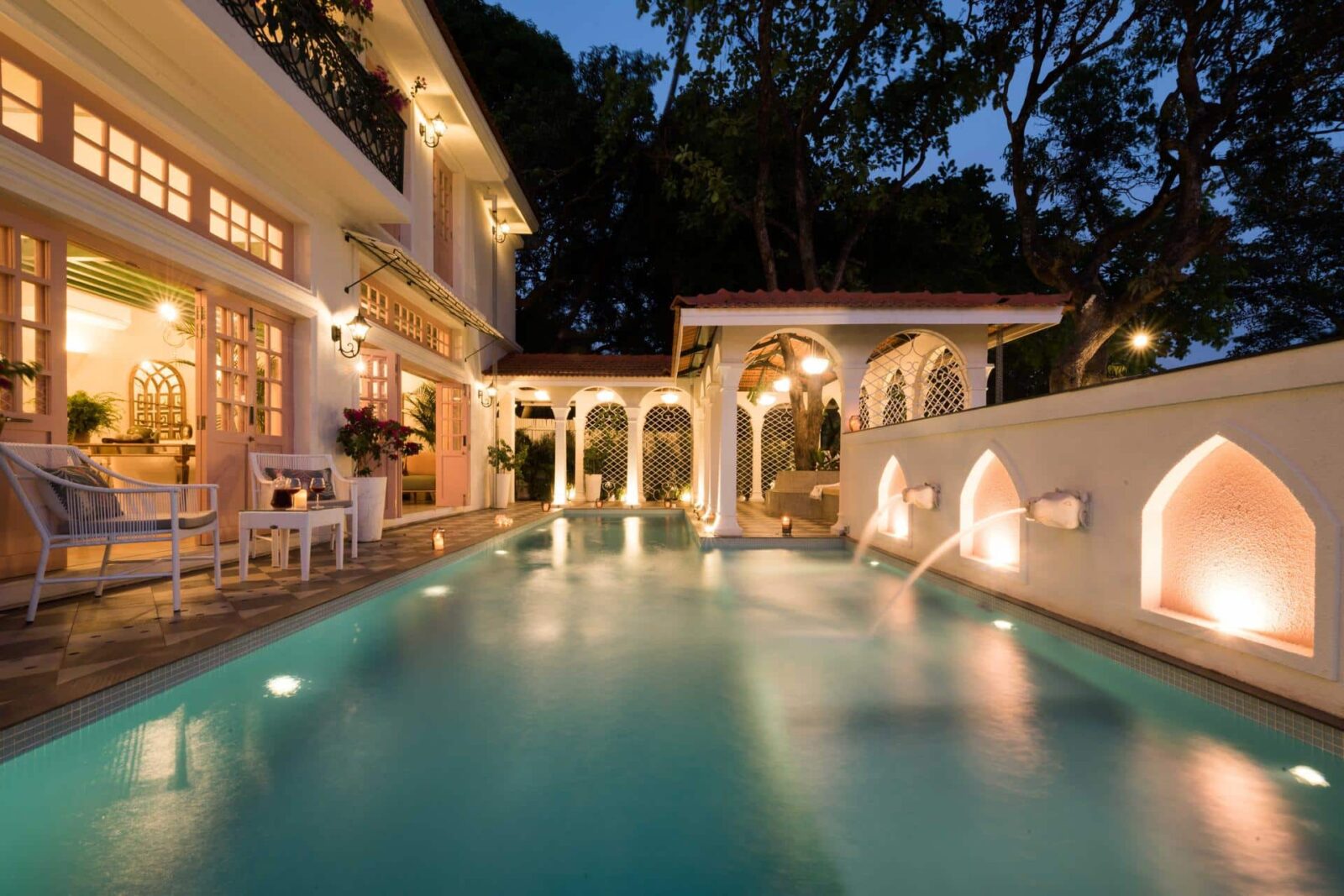Villa Alenteho - Bungalow for Sale in Goa Near Beach - Beautiful Sitting Area Near Pool