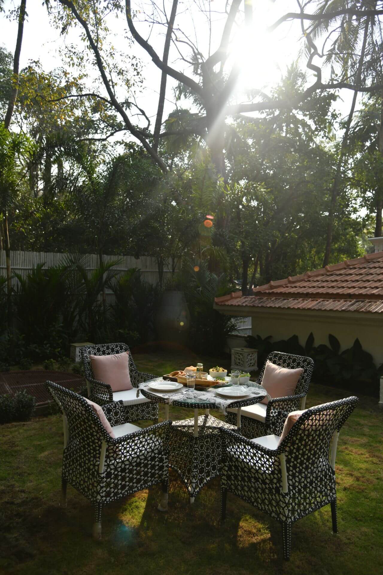 Villa Bella Piante - Luxury Villas in North Goa - Cozy Dining Area