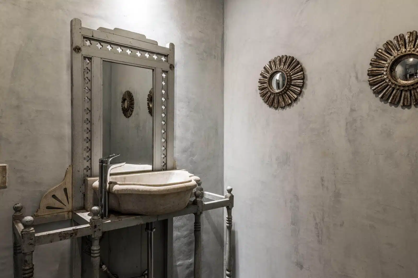 Villa Cecelia - Luxury Villas in Goa with Private Pool - Beautiful Wash Basin