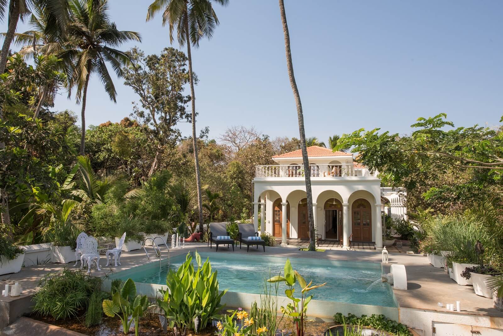 Villa Loto Bianco - Best Villas in North Goa - Beautiful Pool Villa