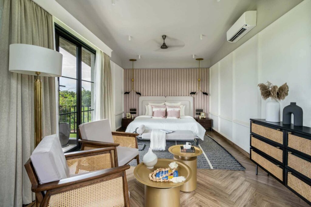 RiyuVann Estate - Villas in Alibaug with Pool - Stunning Bedroom