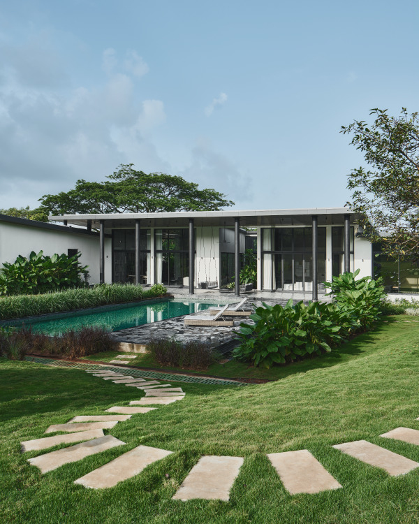 Luxury Villa With Private Pool In Alibaug - Facade