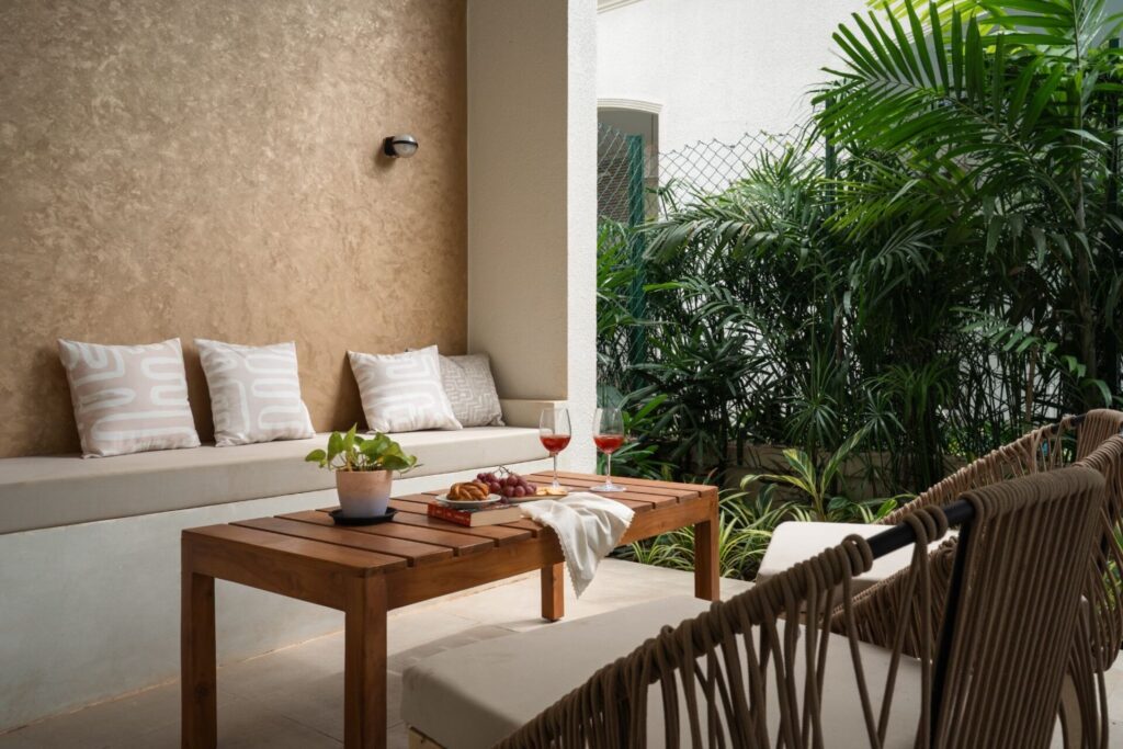 Ready-to-Move vs Under-Construction Villas: A Luxury Villa Buying Guide for India